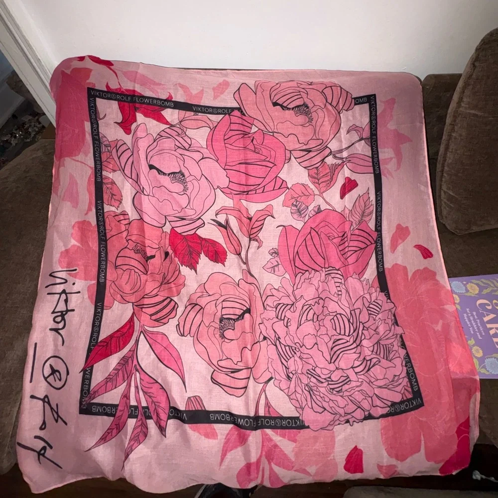 Victor and Rolf Authentic Scarf